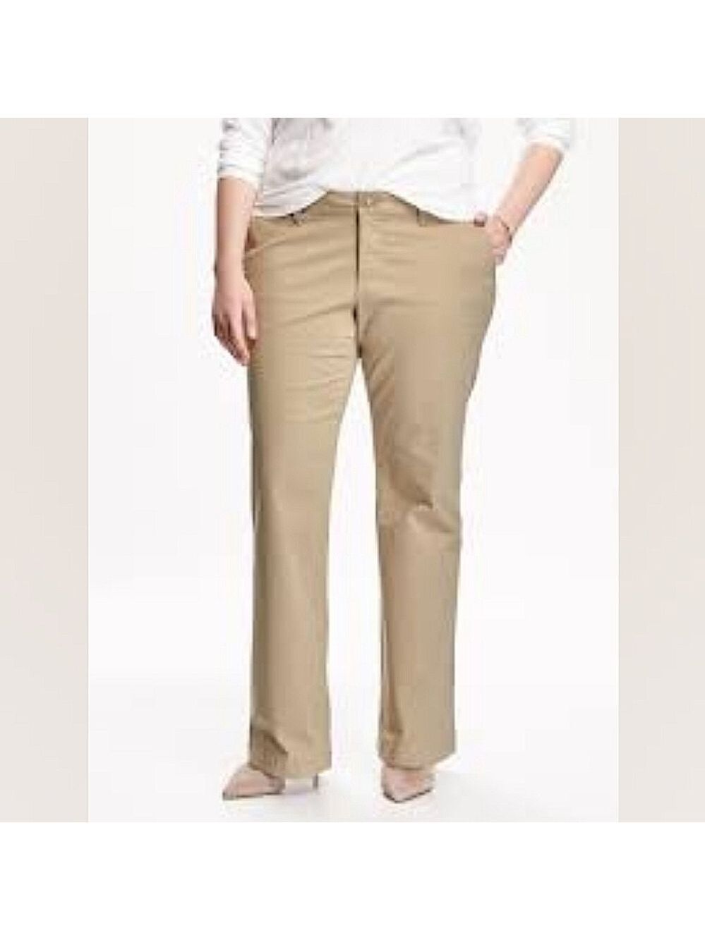 26 Reg • Old Navy • Smooth & Slim Mid-rise Khakis